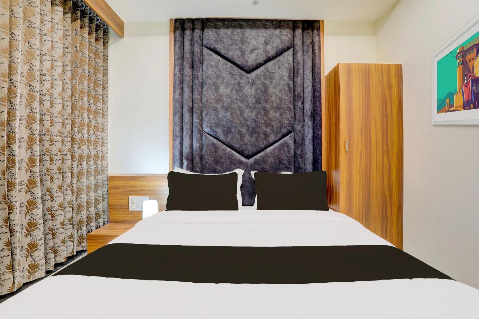 Hotel O Sun Light 阿穆达巴 外观 照片