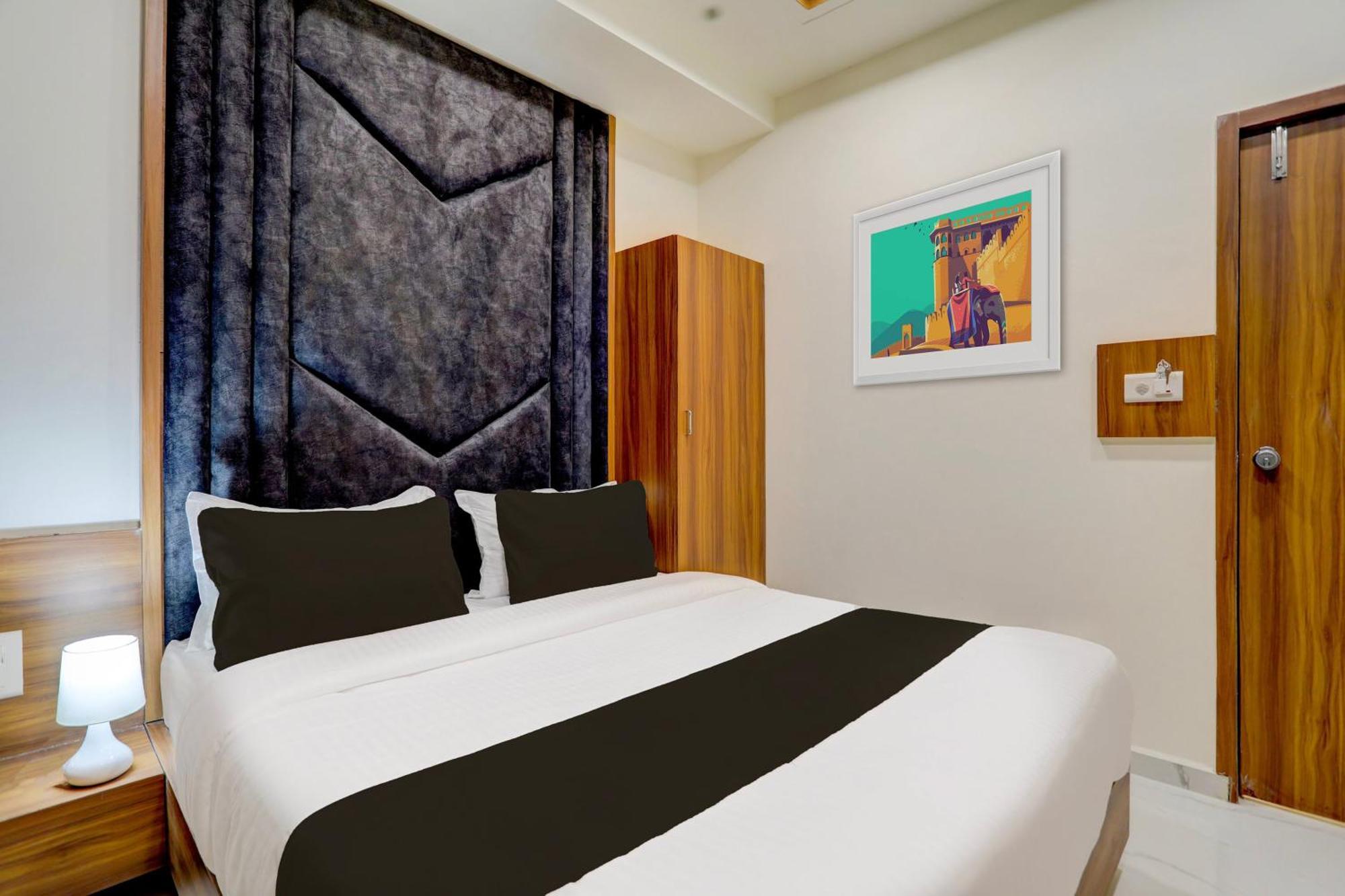 Hotel O Sun Light 阿穆达巴 外观 照片