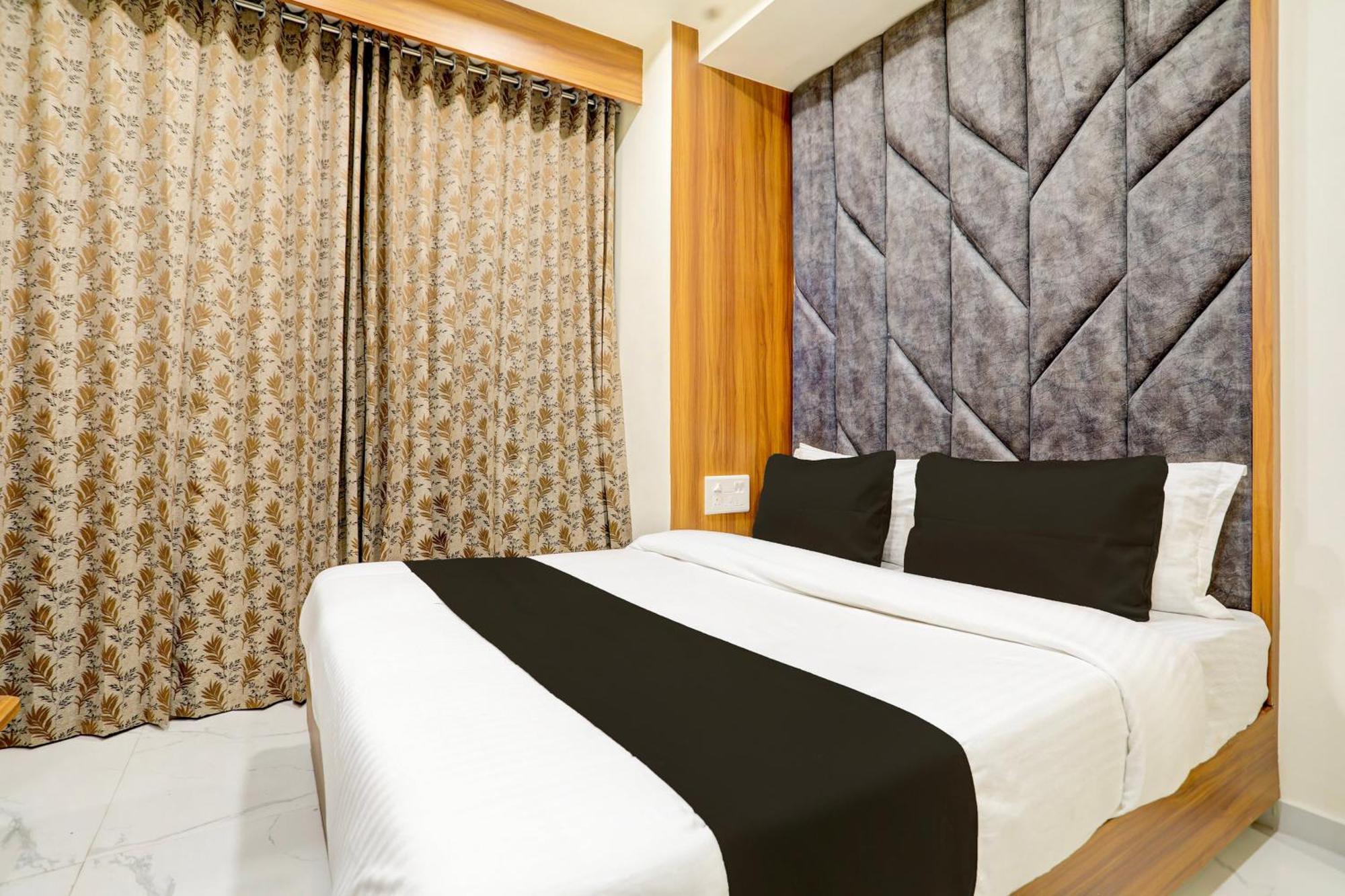 Hotel O Sun Light 阿穆达巴 外观 照片