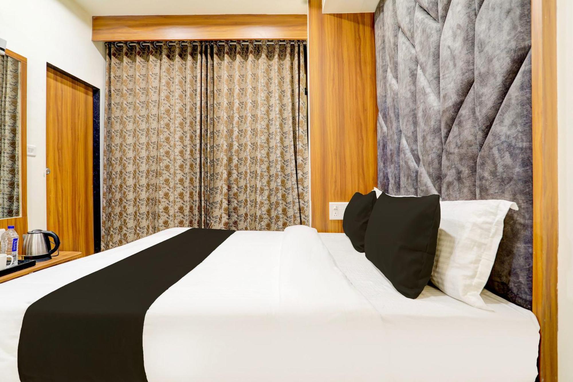 Hotel O Sun Light 阿穆达巴 外观 照片