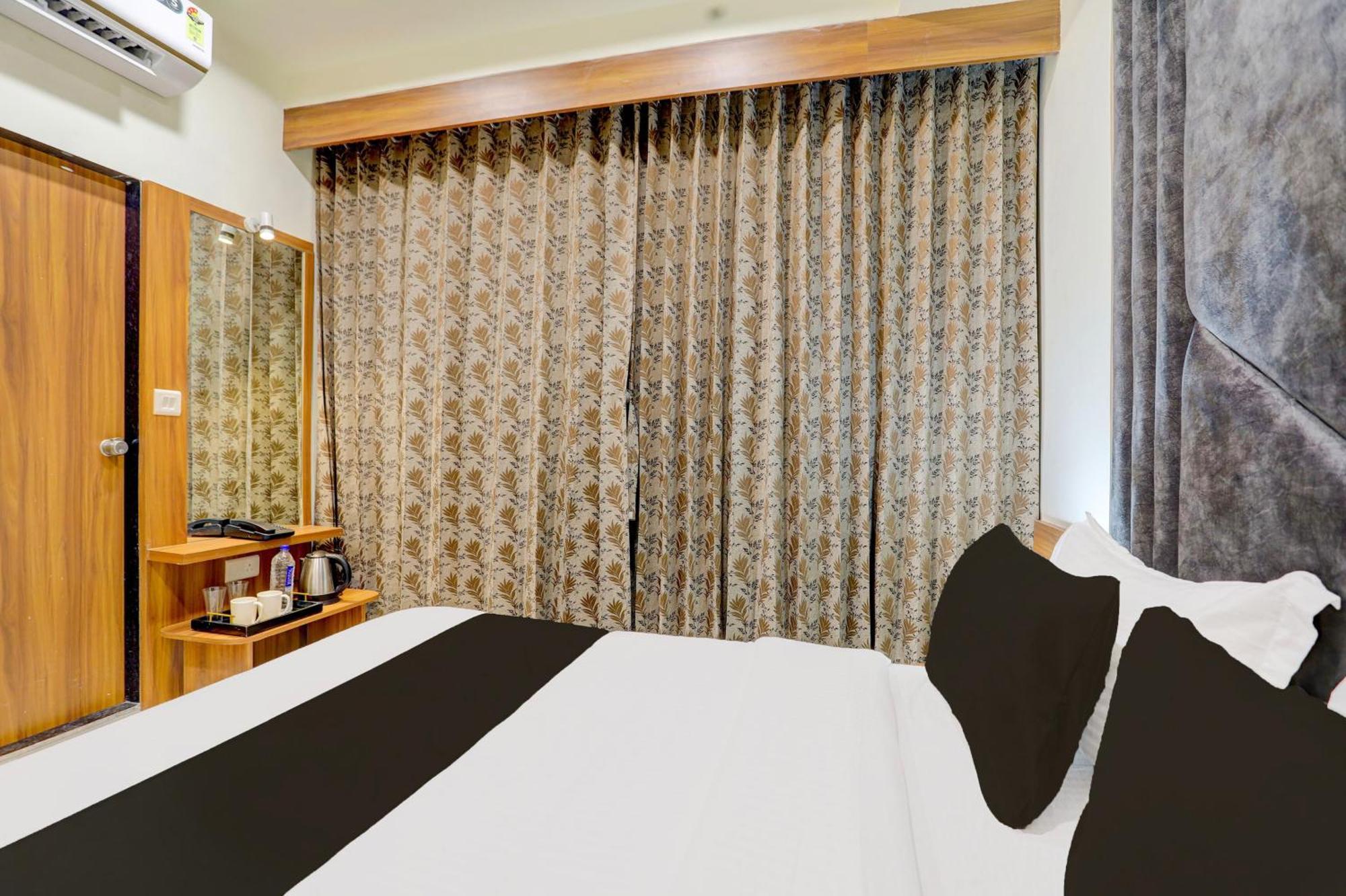 Hotel O Sun Light 阿穆达巴 外观 照片